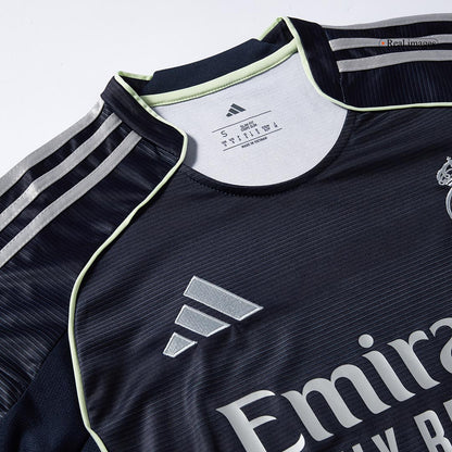 Tricouri Fotbal Real Madrid VALVERDE #8 Deplasare 2025/26 (mărime mare) - Premium